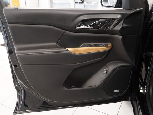 Used 2017 GMC Acadia Denali w/ Technology Package image 18