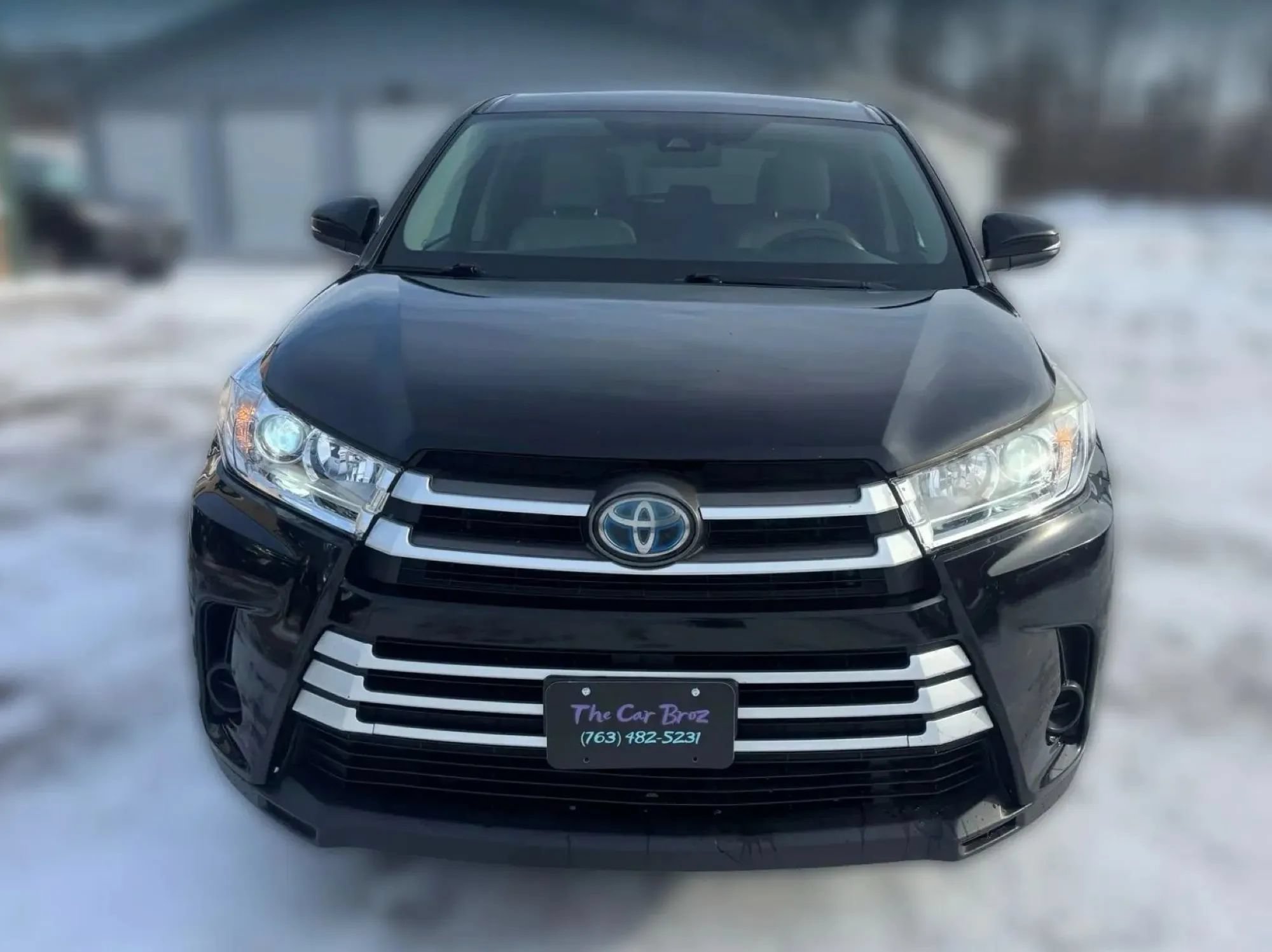Used 2018 Toyota Highlander LE w/ Carpet Mat Package (TMS) AWD/4WD image 2