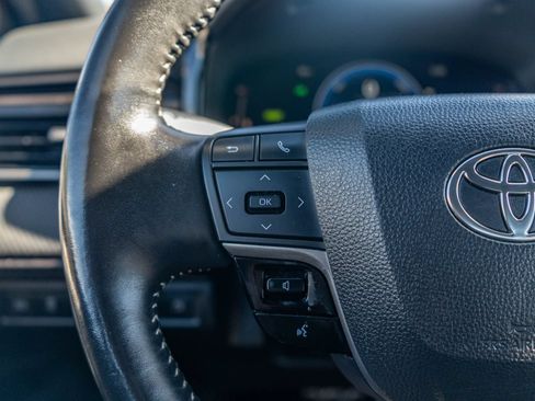 Certified 2025 Toyota Camry SE FWD image 29