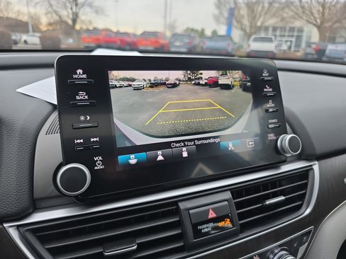 Used 2020 Honda Accord Touring image 21