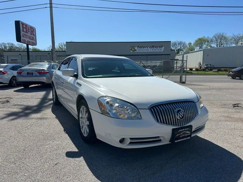 Used 2010 Buick Lucerne CXL image 3