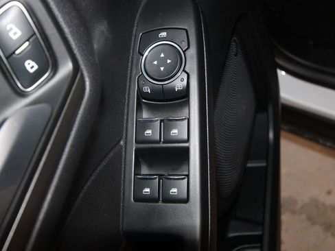 Used 2025 Ford Escape SE w/ Class II Trailer Tow Package FWD image 6