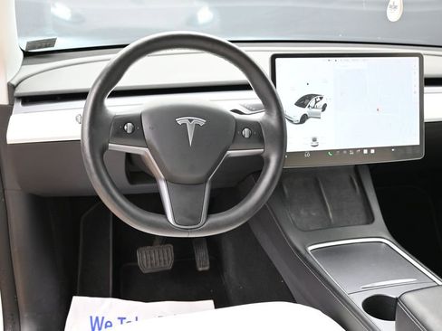 Used 2022 Tesla Model Y Long Range AWD/4WD image 37