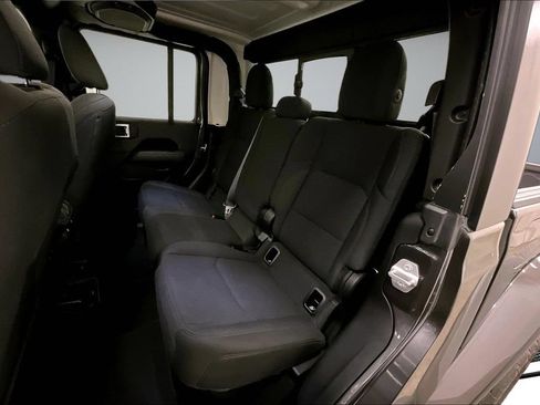 Used 2021 Jeep Gladiator Overland AWD/4WD image 23