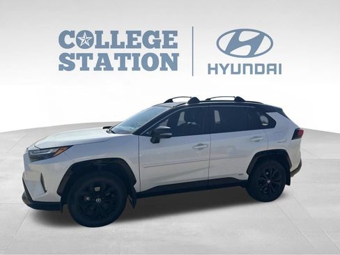 Used 2022 Toyota RAV4 XSE AWD/4WD image 9