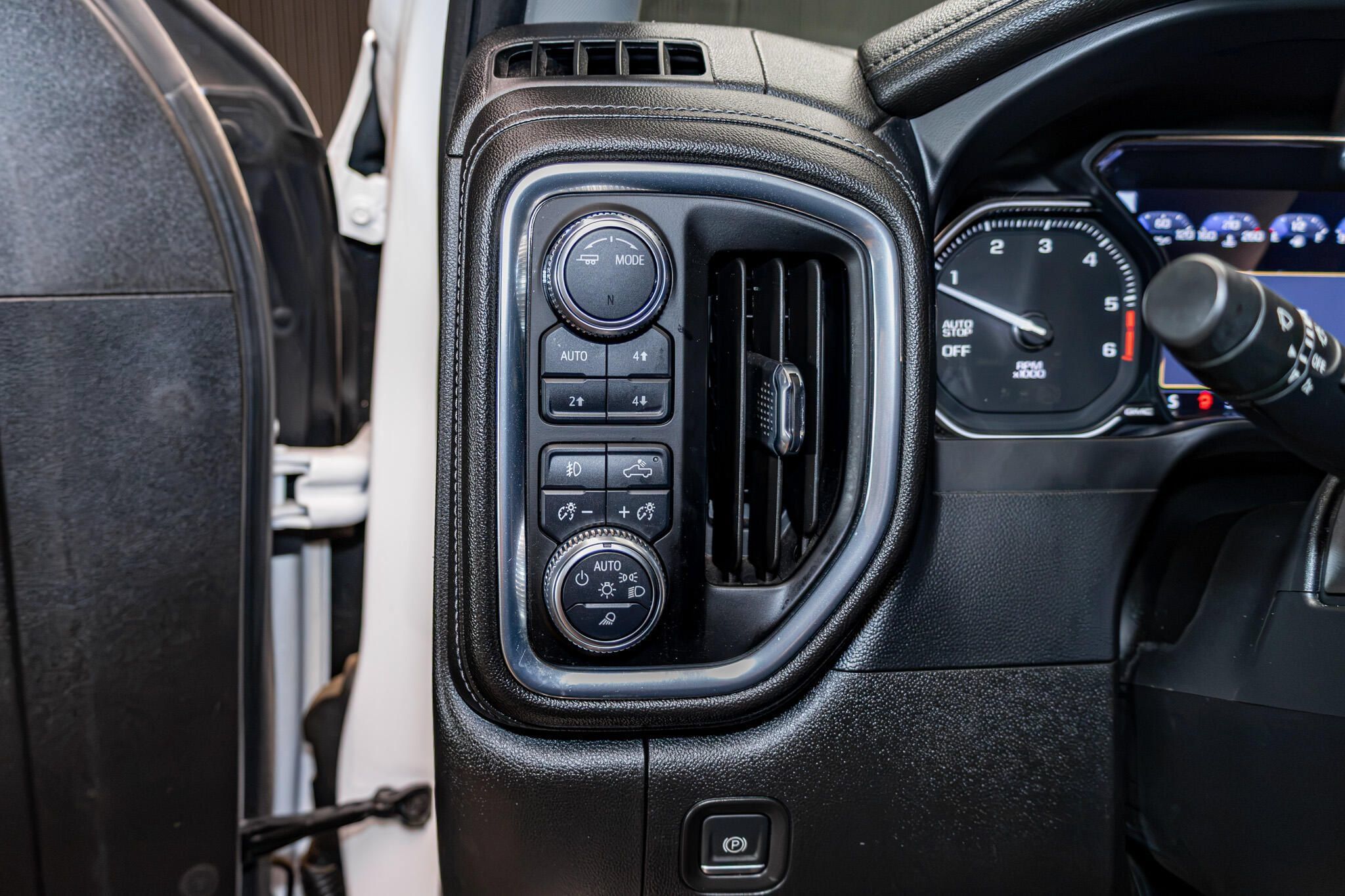 Used 2021 GMC Sierra 1500 Denali AWD/4WD image 22