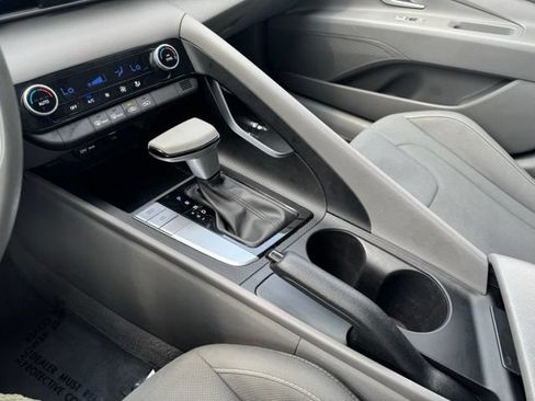 Used 2023 Hyundai Elantra SEL FWD image 20
