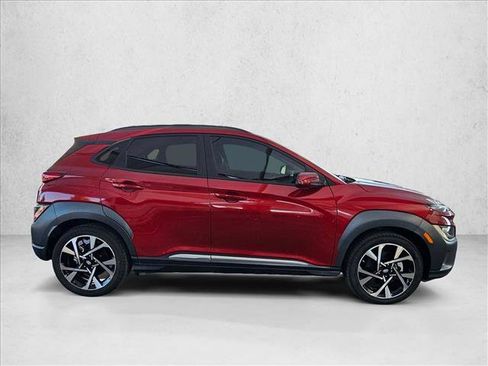 Used 2023 Hyundai Kona Limited w/ Cargo Package FWD image 4