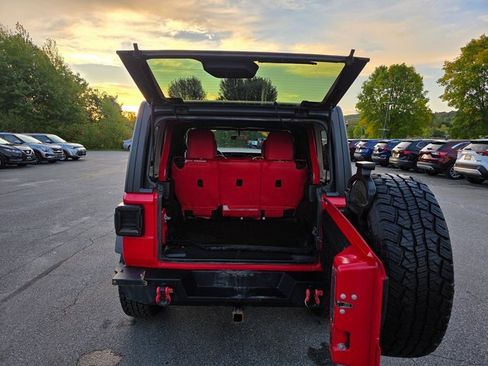 Used 2018 Jeep Wrangler Unlimited Sport S image 10