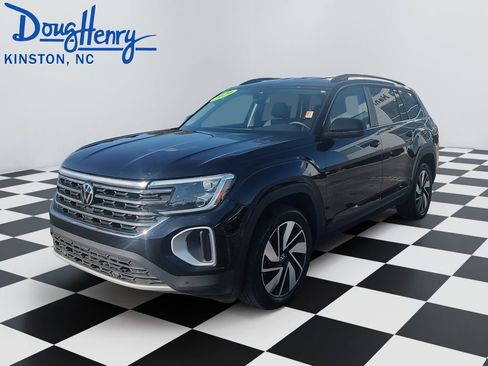 Used 2024 Volkswagen Atlas SE AWD/4WD image 1