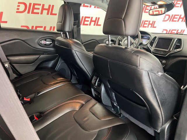 Used 2022 Jeep Cherokee Trailhawk AWD/4WD image 11