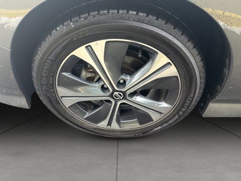 Used 2019 Nissan Leaf SV w/ SV Technology Package image 45