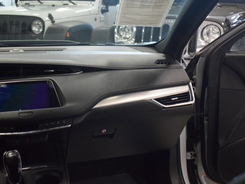 Used 2020 Cadillac XT4 Premium Luxury image 33