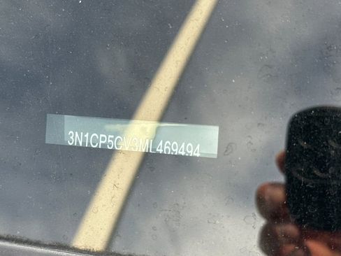 Used 2021 Nissan Kicks SV FWD image 3