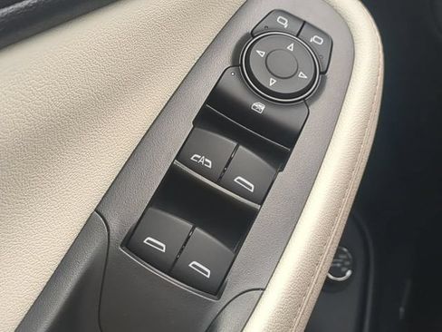 Used 2026 Buick Encore GX Avenir w/ Avenir Technology Package FWD image 23
