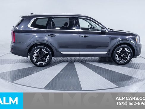 Used 2025 Kia Telluride S FWD image 9