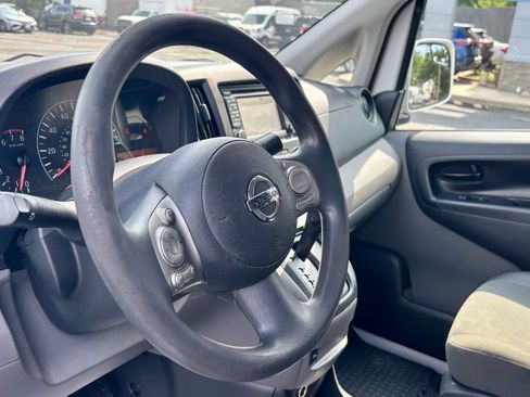 Used 2017 Nissan NV200 SV w/ Technology Package image 16