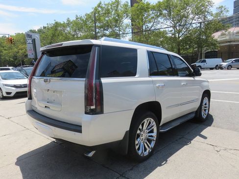 Used 2015 Cadillac Escalade Luxury AWD/4WD image 4