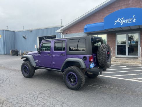 Used 2017 Jeep Wrangler Unlimited Sport w/ Quick Order Package 24S AWD/4WD image 4