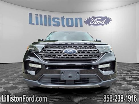 Used 2022 Ford Explorer XLT w/ Equipment Group 202A image 2