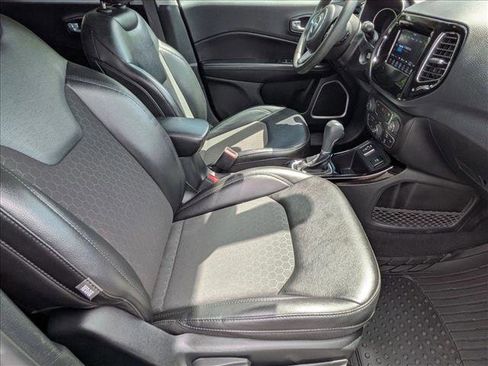 Used 2021 Jeep Compass Latitude FWD image 19