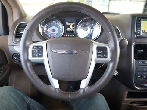 Used 2016 Chrysler Town & Country Touring-L w/ Driver Convenience Group FWD image 47
