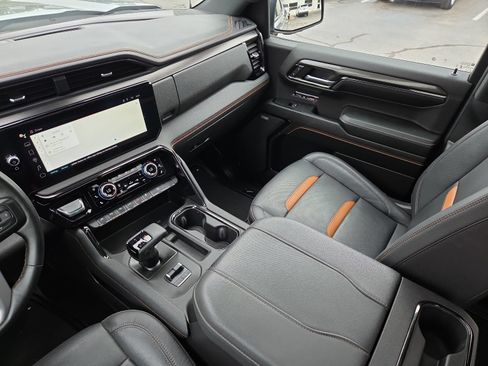 Certified 2024 GMC Sierra 1500 AT4 w/ Technology Package AWD/4WD image 19