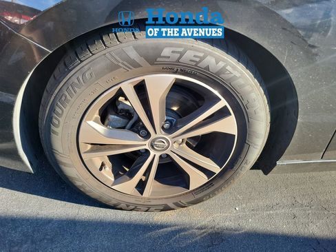 Used 2020 Nissan Sentra SV FWD image 4