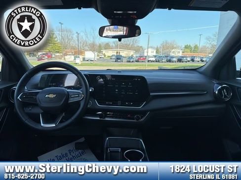 Used 2025 Chevrolet Equinox LT image 9
