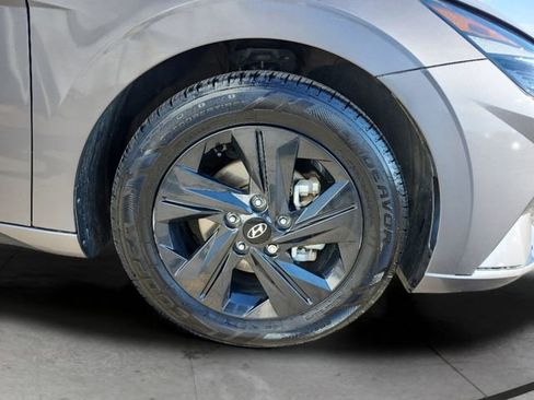 Used 2023 Hyundai Elantra SEL image 27