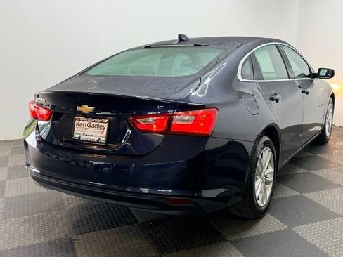 Used 2017 Chevrolet Malibu LT w/ Leather Package FWD image 11