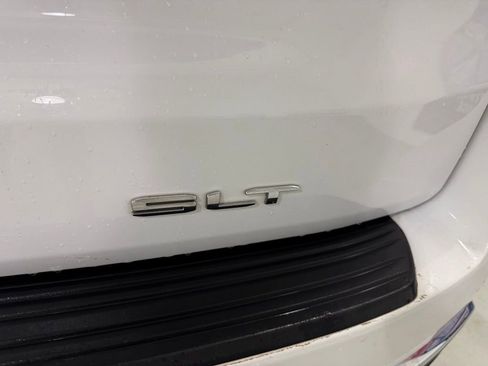 Used 2022 GMC Yukon SLT w/ SLT Luxury Package image 5