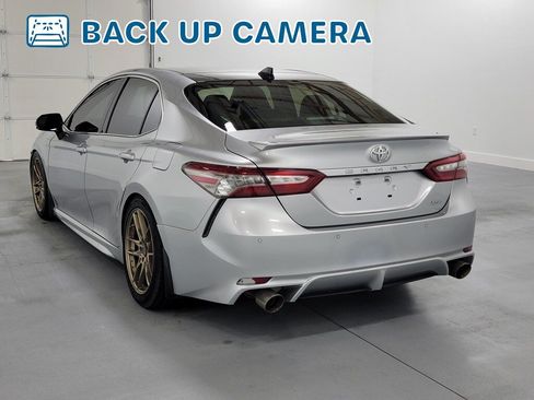 Used 2018 Toyota Camry XSE FWD image 6
