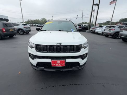 Used 2023 Jeep Compass Latitude w/ Convenience Group AWD/4WD image 3