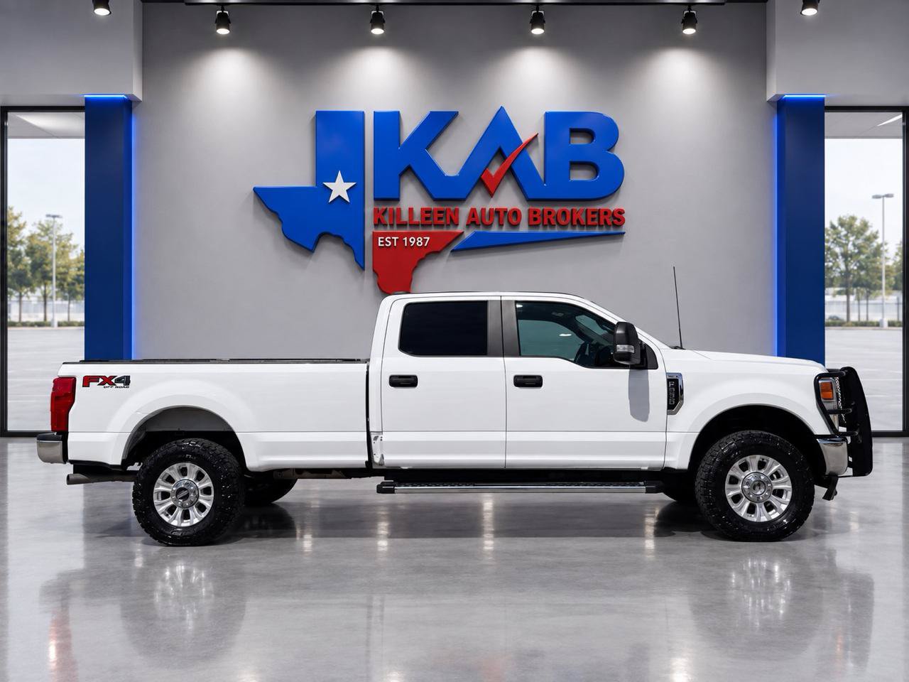 Used 2022 Ford F250 XL w/ STX Appearance Package AWD/4WD image 2