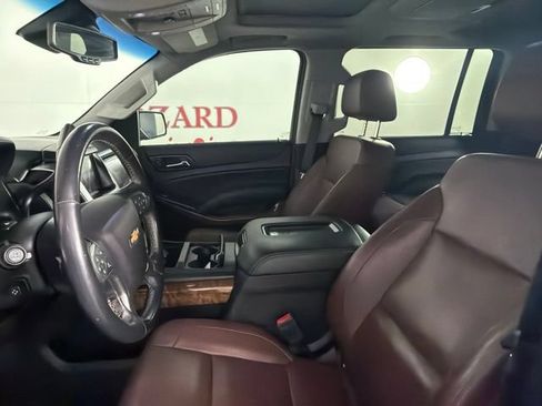 Used 2019 Chevrolet Suburban Premier w/ Premier Plus Edition RWD image 11