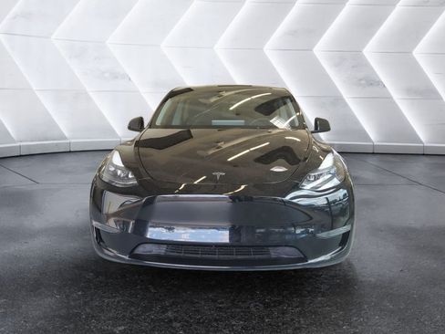 Used 2024 Tesla Model Y Long Range AWD/4WD image 2