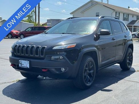 Used 2016 Jeep Cherokee Trailhawk w/ Cold Weather Group AWD/4WD image 7