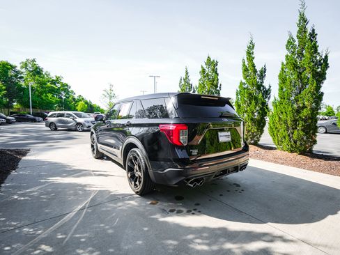 Used 2022 Ford Explorer ST w/ ST Street Pack AWD/4WD image 8