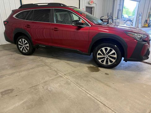 Certified 2025 Subaru Outback Premium w/ Popular Package #1A AWD/4WD image 2