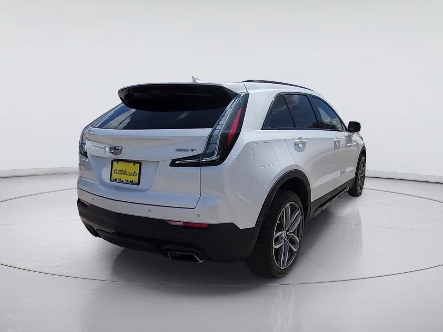 Certified 2022 Cadillac XT4 Sport FWD image 8