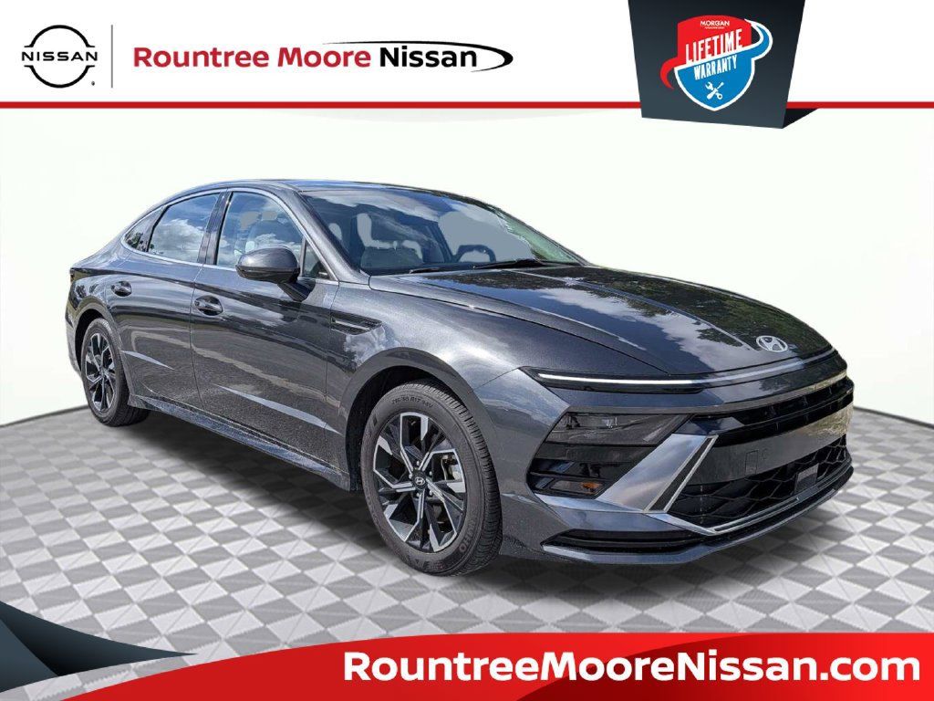 Used 2025 Hyundai Sonata SEL FWD image 1