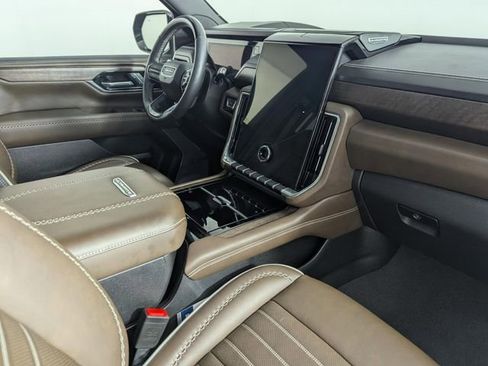 Used 2025 GMC Yukon Denali Ultimate image 31