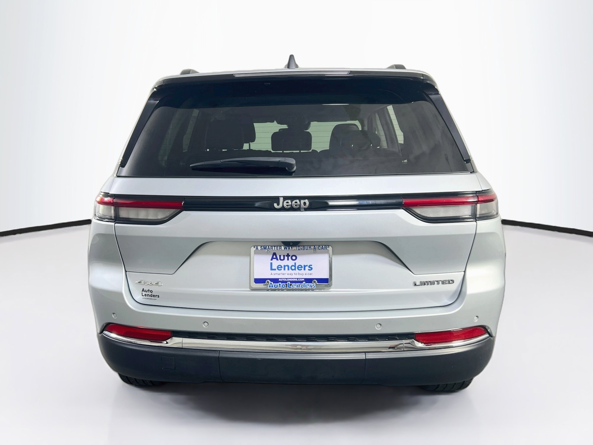 Used 2023 Jeep Grand Cherokee Limited AWD/4WD image 6