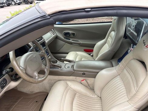 Used 2004 Chevrolet Corvette Convertible w/ Preferred Equipment Group RWD image 5