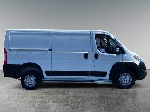 Used 2025 RAM ProMaster 2500 w/ U-Haul Equipment Group FWD image 6