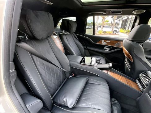 Used 2024 Mercedes-Benz Maybach GLS 600 4MATIC image 20