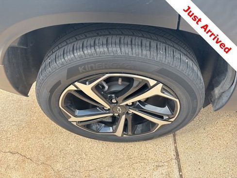 Used 2023 Chevrolet TrailBlazer RS w/ Sun and Liftgate Package FWD image 16