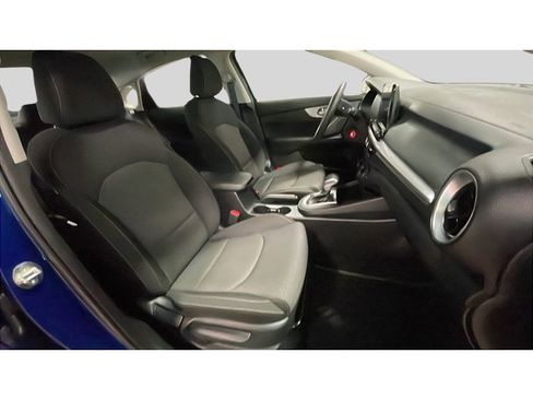 Used 2024 Kia Forte LXS w/ LXS Technology Package image 16