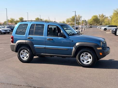 Used 2006 Jeep Liberty Sport RWD image 8